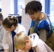 Portrait of a Nation banner workshop at New Oak (Vicky Washington).